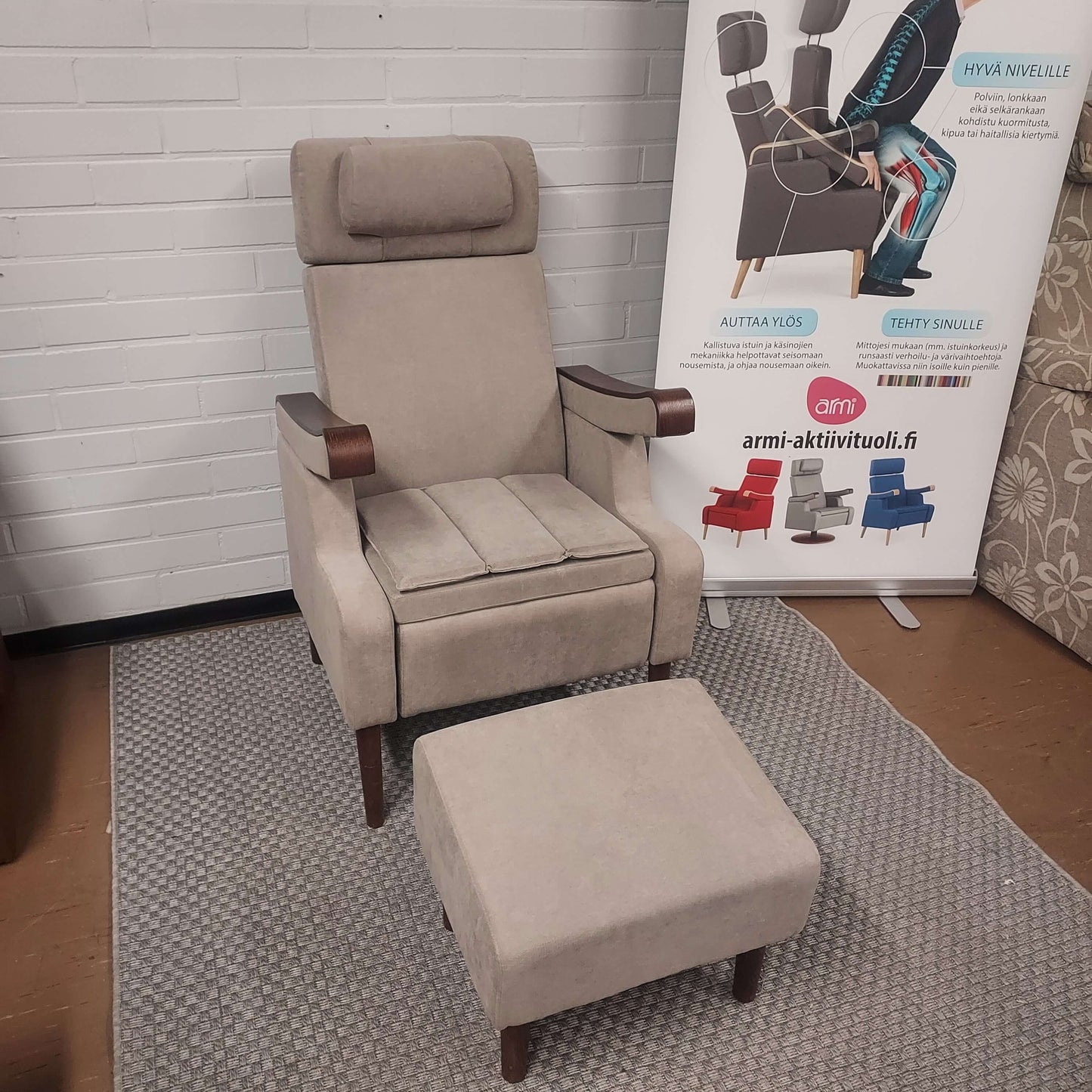 Armi Design Aktiivituoli (harmaan beige) + rahi