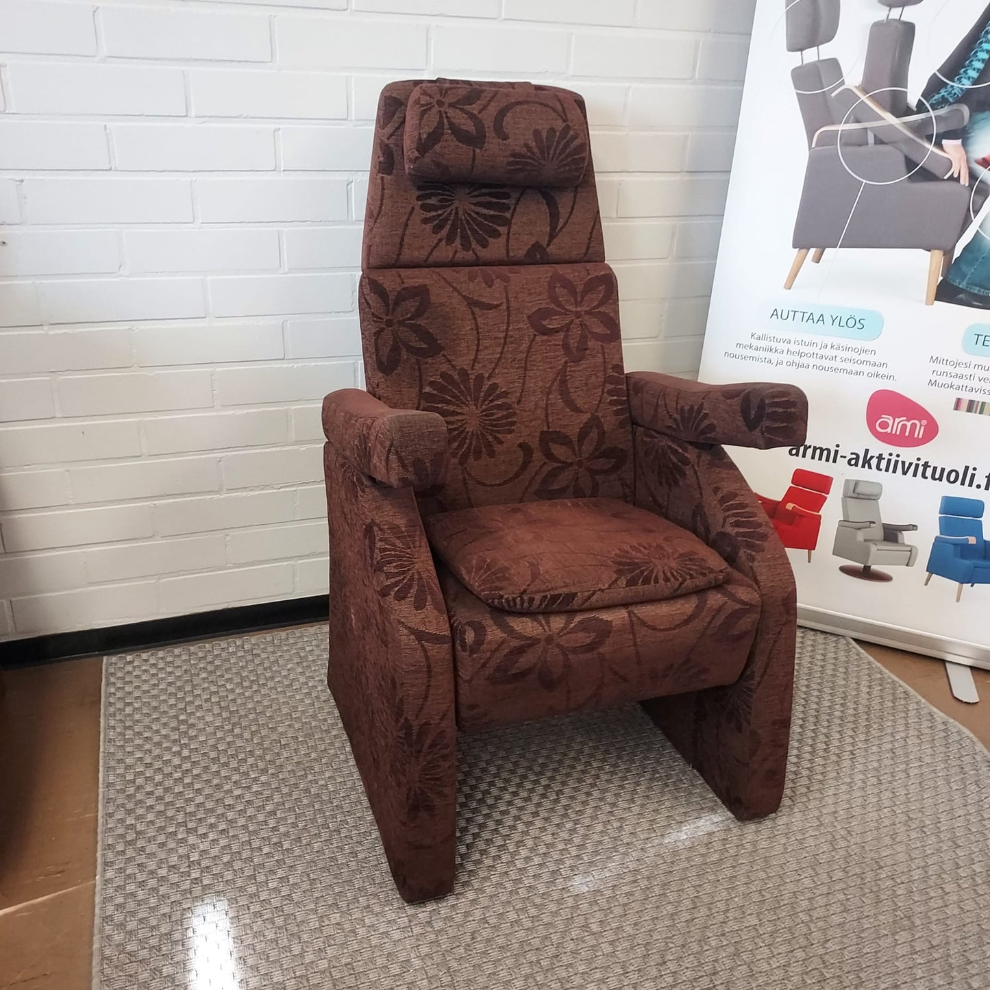 Armi Aktiivituoli Classic (ruskea kukkakuvio)